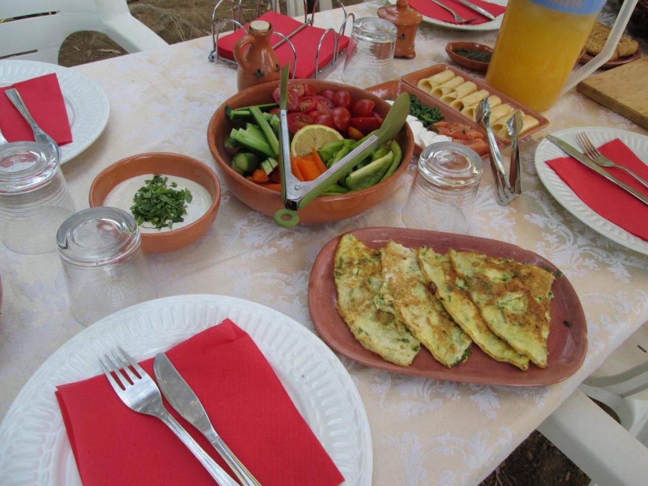 Orna'S Corner Bed and Breakfast Yuval Buitenkant foto